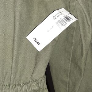 Old Navy size L drawstring green zip up jacket. Never worn